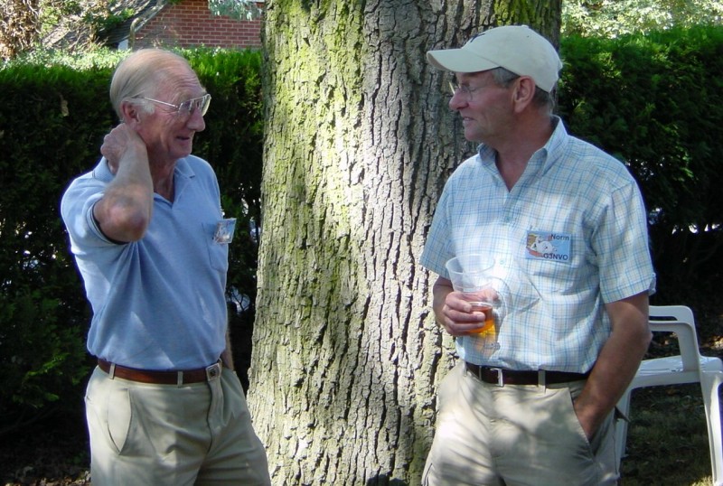 ../Images/A pair of well-known UK Dxers always heard on the band - David-G3FPQ and Norm-G3NVO.jpg